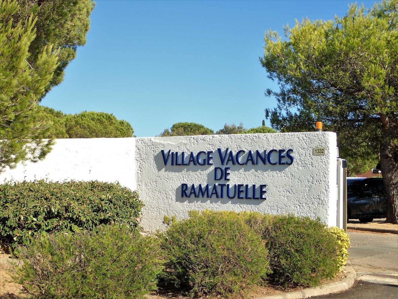 Village Vacances De Ramatuelle - Les Sentier Des Pins Bagian luar foto